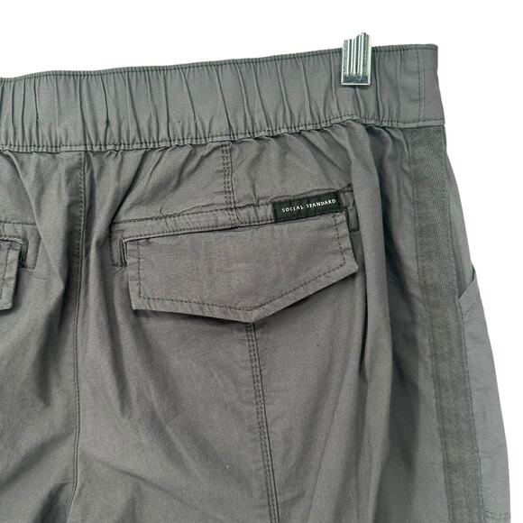 Social Standard by Sanctuary Women’s Charcoal Gray Cargo Jogger Pants - Picture 6 of 8